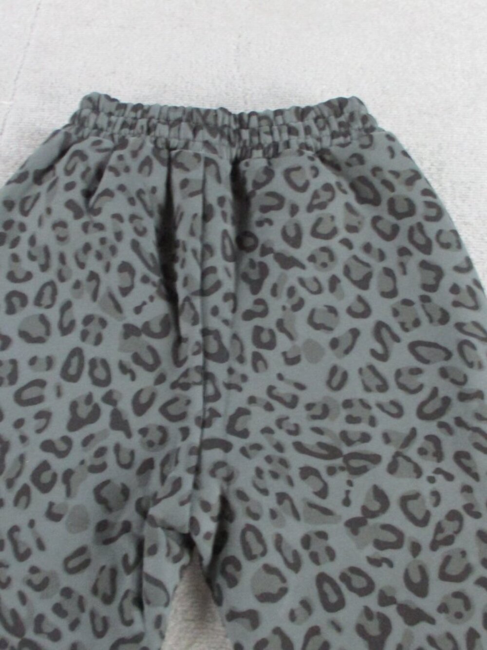 Comfrt Sweatpants Womens Small Panther Print Gray Black Minimalist Straight Leg - Picture 5 of 13
